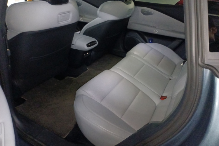 领克Z10 2024款 95kWh 702km四驱智驾Ultra中控内饰21