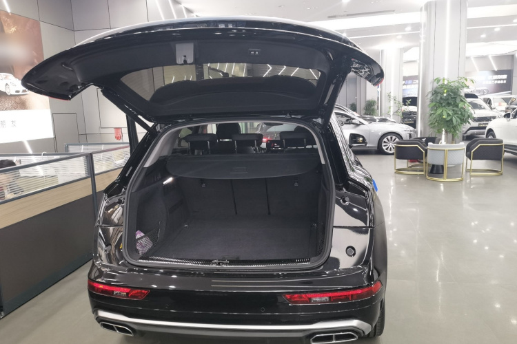 奥迪Q5L 2022款 40T 豪华动感型机舱底盘23