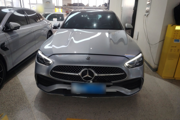 奔驰C级 2022款 C 260 L 运动版车身外观2