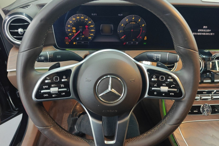 奔驰E级 2020款 E 260 L局部细节13