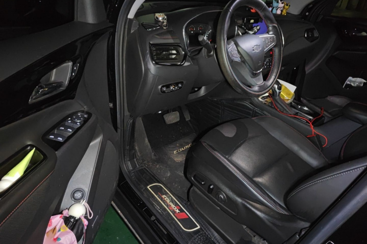 雪佛兰 探界者 2019款 Redline 550T 自动四驱捍界版RS 国VI中控内饰7003