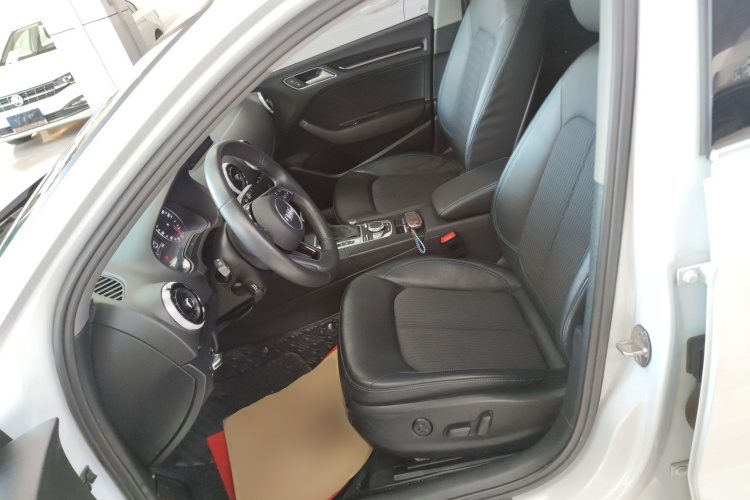 奥迪A3 2020款 Limousine 35 TFSI 时尚型 国VI中控内饰19