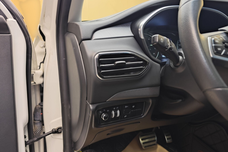 江汽集团 嘉悦X7 2020款 1.5TGDI 自动超越型中控内饰7013