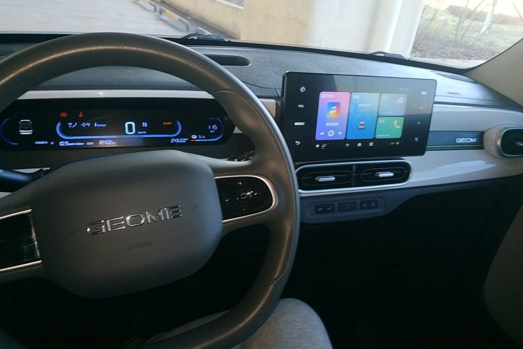 吉利银河 熊猫 2025款 210km 元气熊中控内饰12