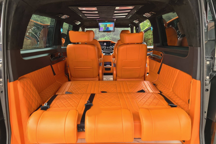 奔驰 威霆 2021款 2.0T 精英版 7座中控内饰7003