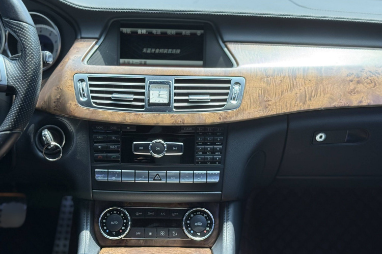 奔驰CLS 2013款 CLS 350 猎装时尚型中控内饰7004