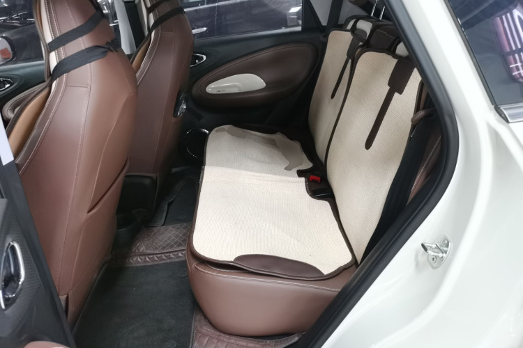 五菱汽车 五菱缤果 2023款 410km 灵犀尊享款中控内饰7004