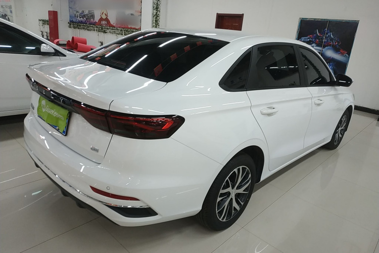 吉利汽车 帝豪 2025款 第4代 1.5L CVT星耀版车身外观7