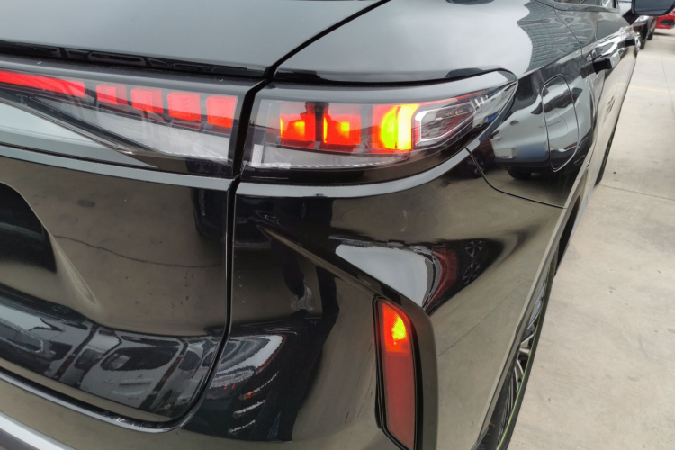 星途瑶光 2023款 400T 两驱优享飞鱼版车身外观9