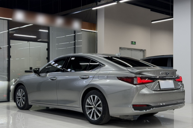 雷克萨斯ES 2020款 300h 卓越版车身外观6003