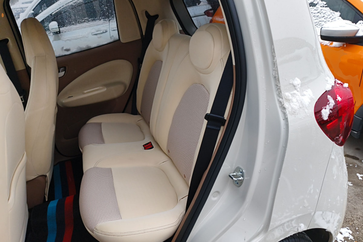 五菱汽车 宏光MINIEV 2025款 四门版 进阶款中控内饰7004