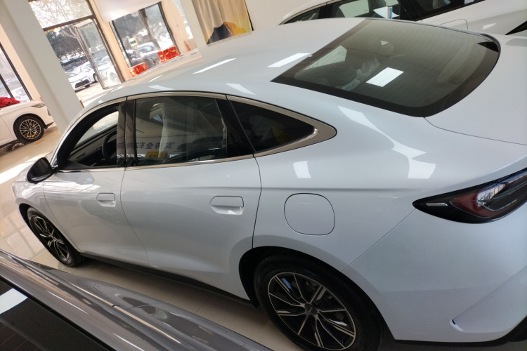 比亚迪 海豹06新能源 2024款 DM-i 80KM尊贵型车身外观6003