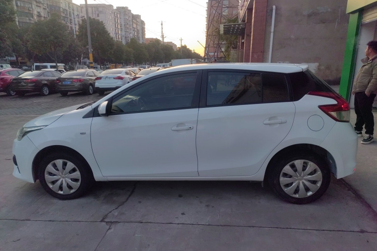 丰田 YARiS L 致炫 2015款 1.5E 自动魅动版车身外观6003
