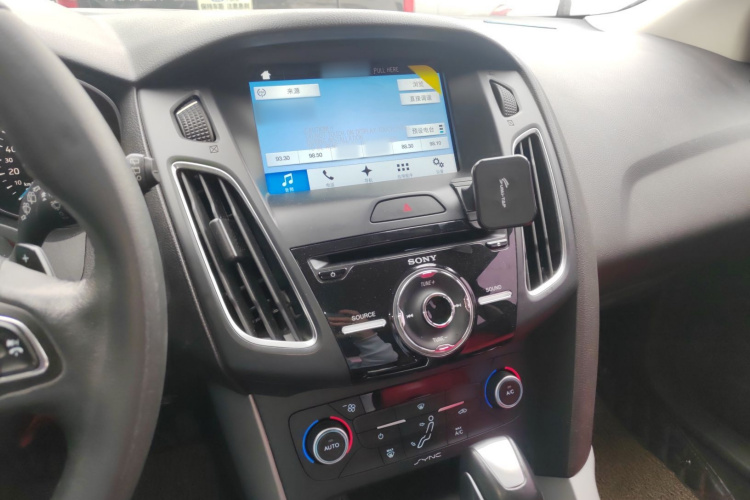 福特 福克斯 2017款 两厢 EcoBoost 180 自动运动型局部细节16