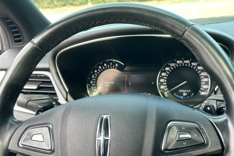 林肯MKC 2019款 2.0T 两驱尊享版 国VI中控内饰7006