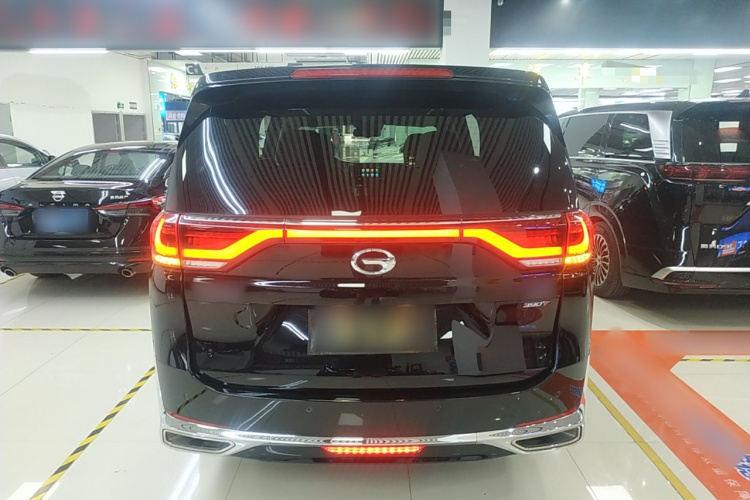 广汽传祺 传祺M8 2021款 领秀系列 390T 旗舰版车身外观6