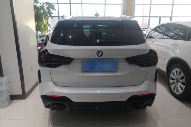 宝马X3 2022款 改款二 xDrive30i 领先型 M曜夜套装车身外观6