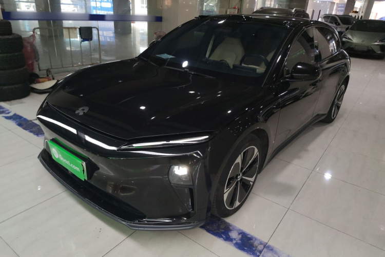 蔚来ET5 2022款 75kWh车身外观1