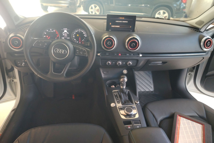 奥迪A3 2019款 Sportback 35 TFSI 时尚型 国V中控内饰12