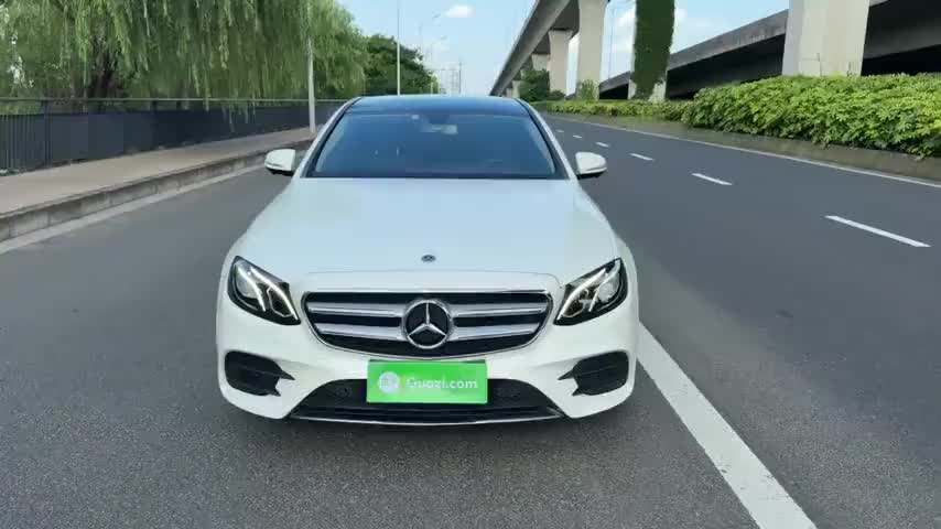 奔驰E级 2018款 改款 E 300 L 运动豪华型实拍1