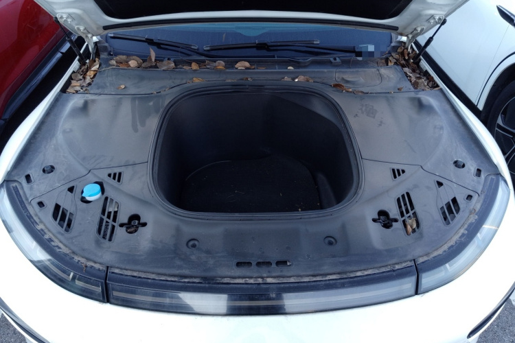 小鹏P7 2020款 586N机舱底盘24