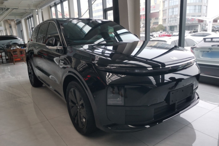 理想汽车 理想L6 2025款 Pro 智能焕新版车身外观3