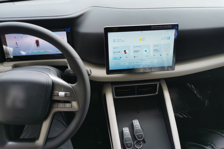 比亚迪 元UP 2025款 301KM 领航型中控内饰7002