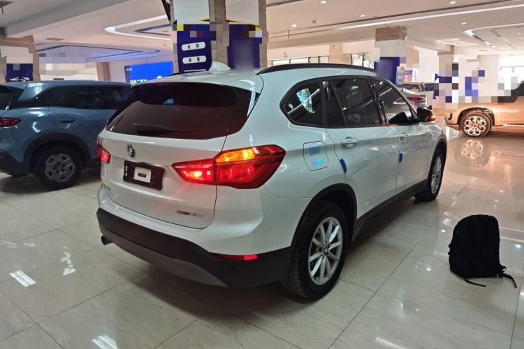 宝马X1 2019款 sDrive18Li 时尚型车身外观6005