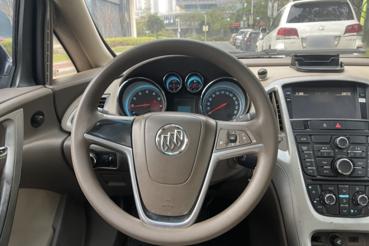 别克 英朗 2013款 GT 1.6L 手动进取版局部细节13