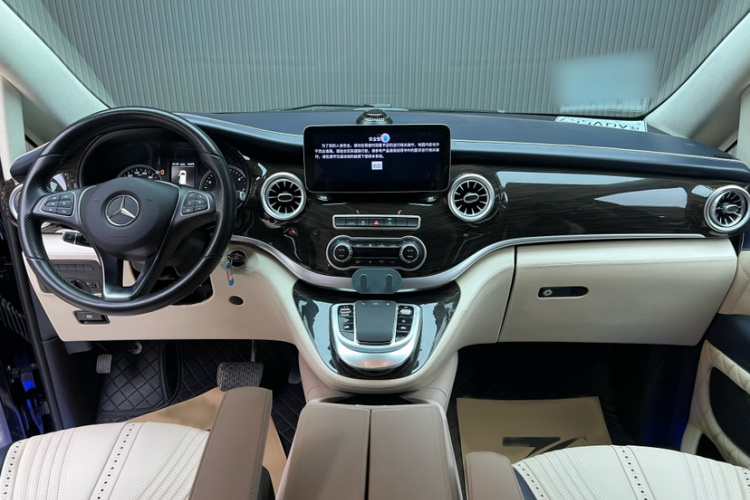 奔驰 威霆 2021款 2.0T 商务版 7座中控内饰7001