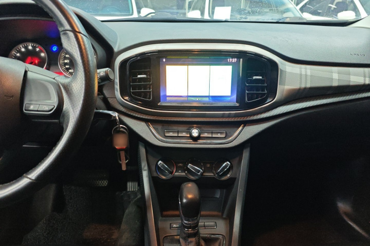 名爵3 2017款 1.5L 自动智联豪华版局部细节16