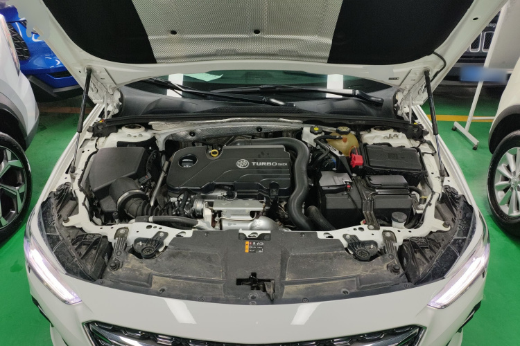 别克 君威 2020款 552T 豪华型机舱底盘24