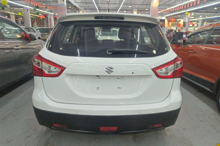 铃木 锋驭 2014款 1.6L CVT两驱精英型车身外观6