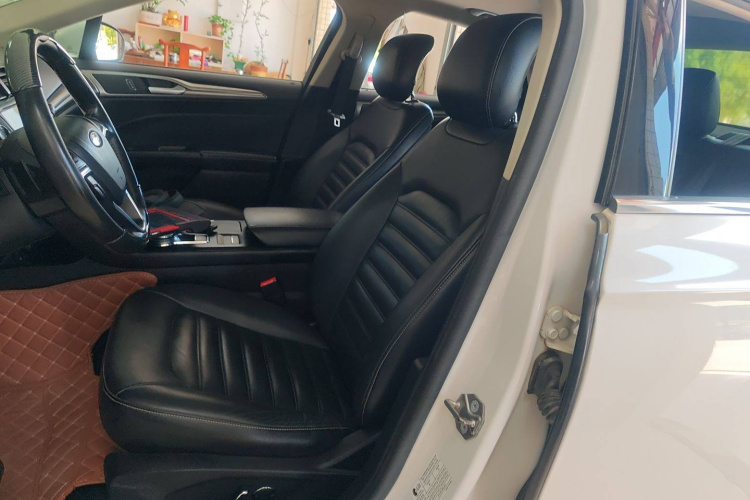 福特 蒙迪欧 2017款 EcoBoost 180 时尚型局部细节19