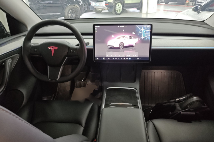 特斯拉 Model Y 2023款 后轮驱动版中控内饰12