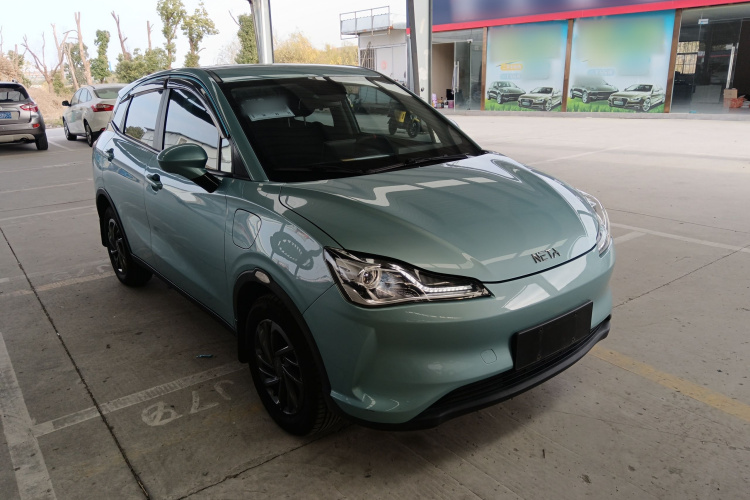 哪吒汽车 哪吒V 2021款 标准续航娱乐版升级型车身外观3