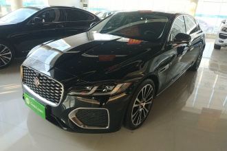 捷豹XFL 2023款 XFL 2.0T P250 两驱尊享豪华版