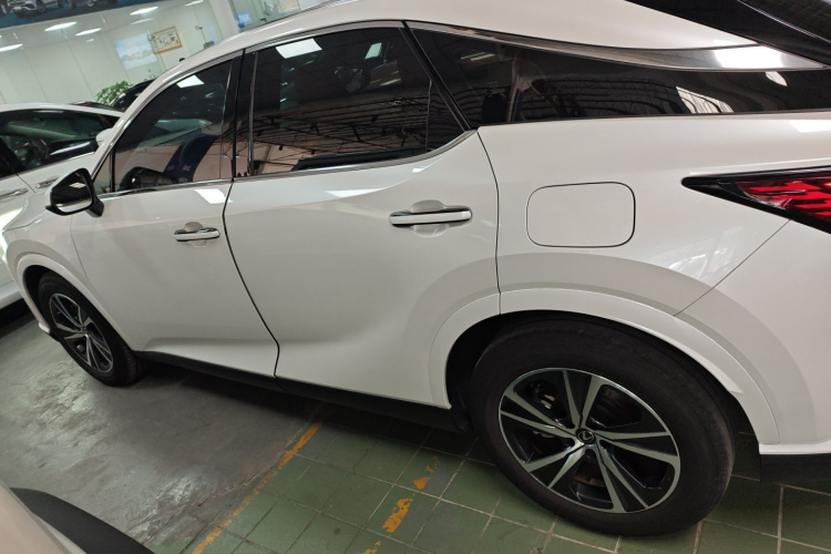 雷克萨斯RX 2023款 350h 两驱悦享版车身外观6003