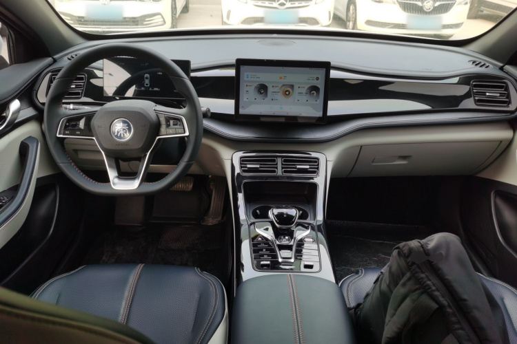 比亚迪 秦PLUS 2023款 冠军版 DM-i 55KM领先型中控内饰12