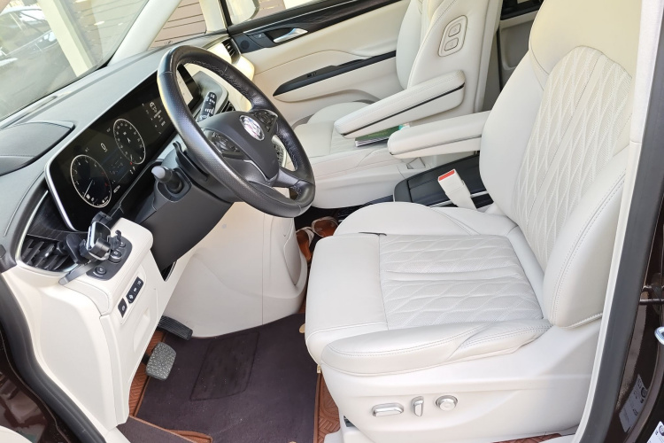 别克GL8 2022款 Avenir艾维亚 六座贤礼版中控内饰19