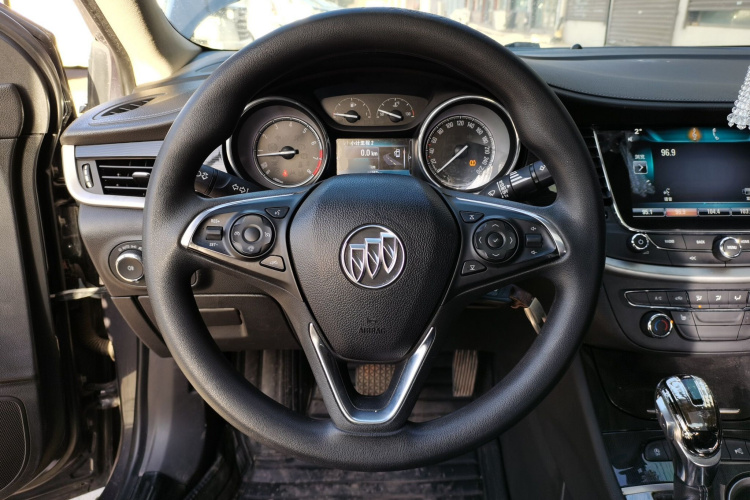 别克 威朗 2015款 三厢 20T 双离合精英型中控内饰13