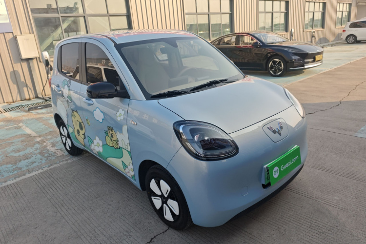五菱汽车 宏光MINIEV 2025款 四门版 臻享款车身外观3