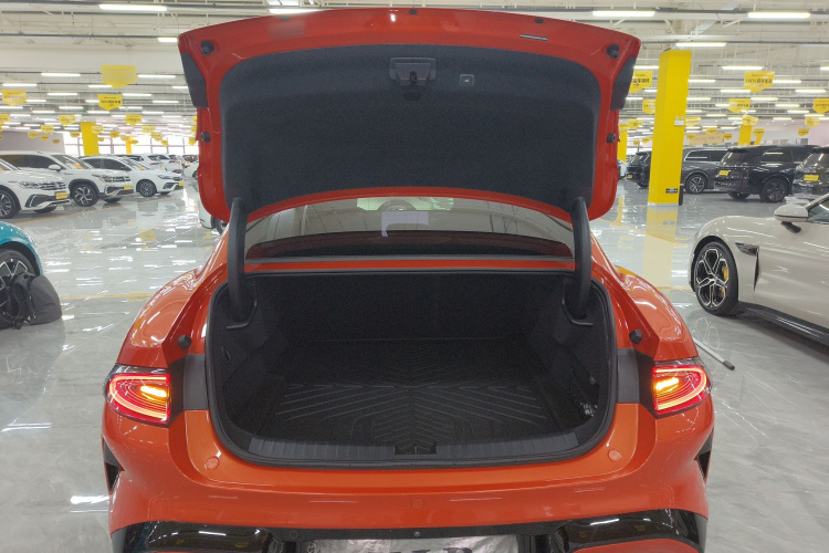 小米汽车 小米SU7 2024款 四驱超长续航高阶智驾Max版机舱底盘23