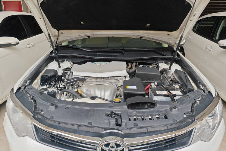 丰田 凯美瑞 2016款 2.0E 十周年纪念精英版机舱底盘24