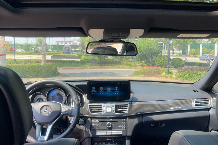 奔驰E级 2015款 改款 E 180 L 运动型中控内饰7003