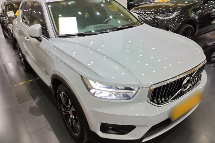 沃尔沃XC40 2020款 T4 四驱智远豪华版车身外观3