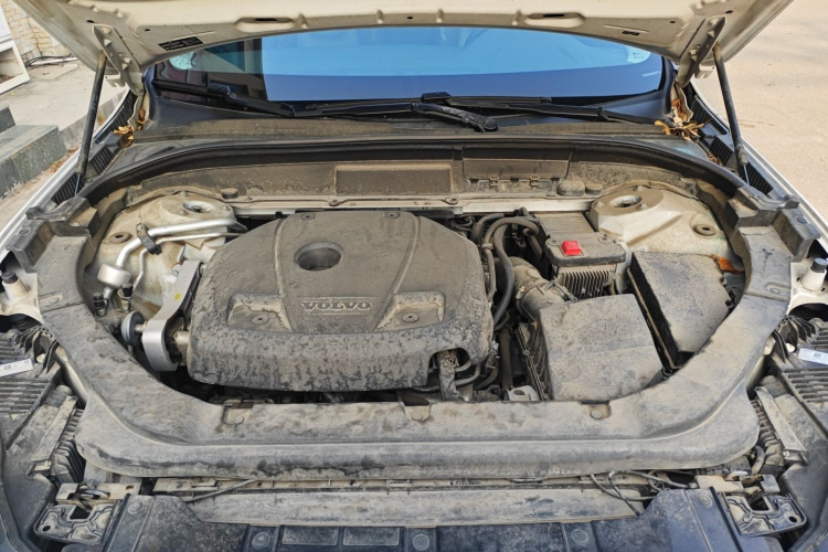 沃尔沃XC60 2019款 T5 四驱智逸版 国V机舱底盘24