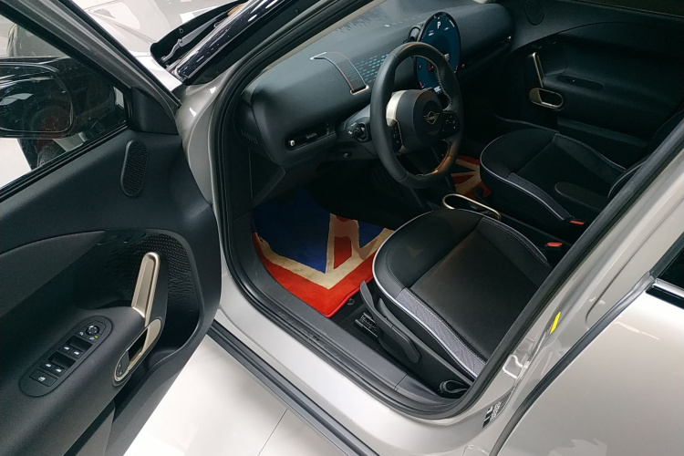 电动MINI ACEMAN 2024款 E 经典派中控内饰20