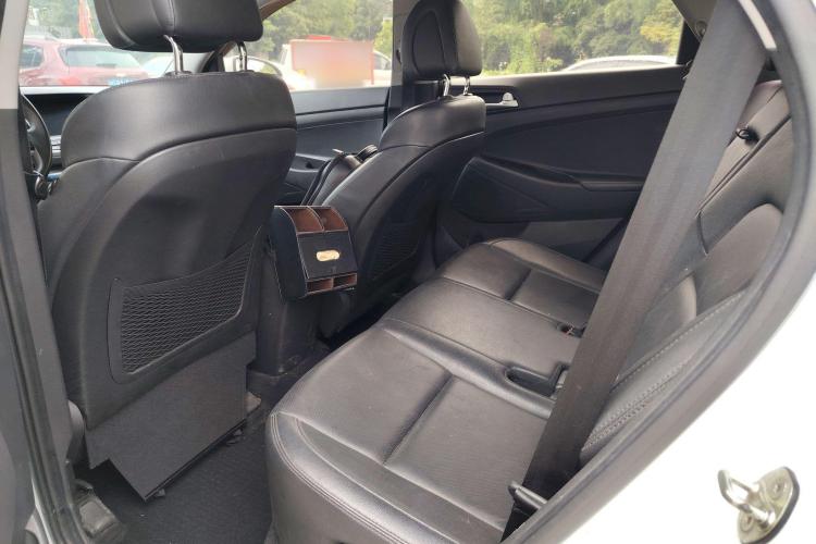 现代 途胜 2018款 1.6T 双离合两驱15周年特别版中控内饰21