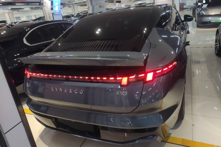 领克Z10 2024款 95kWh 702km四驱智驾Ultra车身外观6004